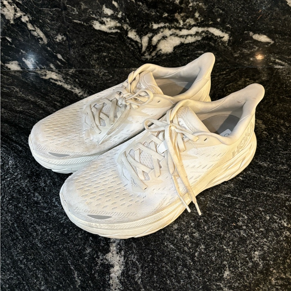 Hoka Clifton 8 in White
